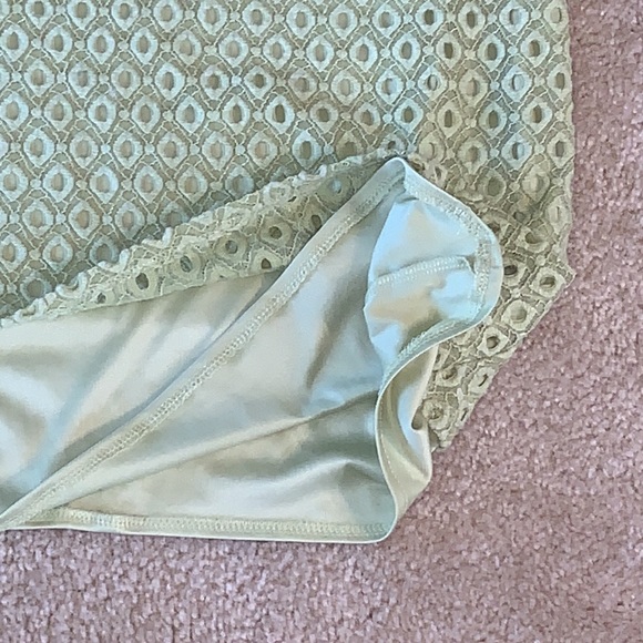 Simply Vera Vera Wang Sleeveless Layered Top, Size Medium - Picture 3 of 11